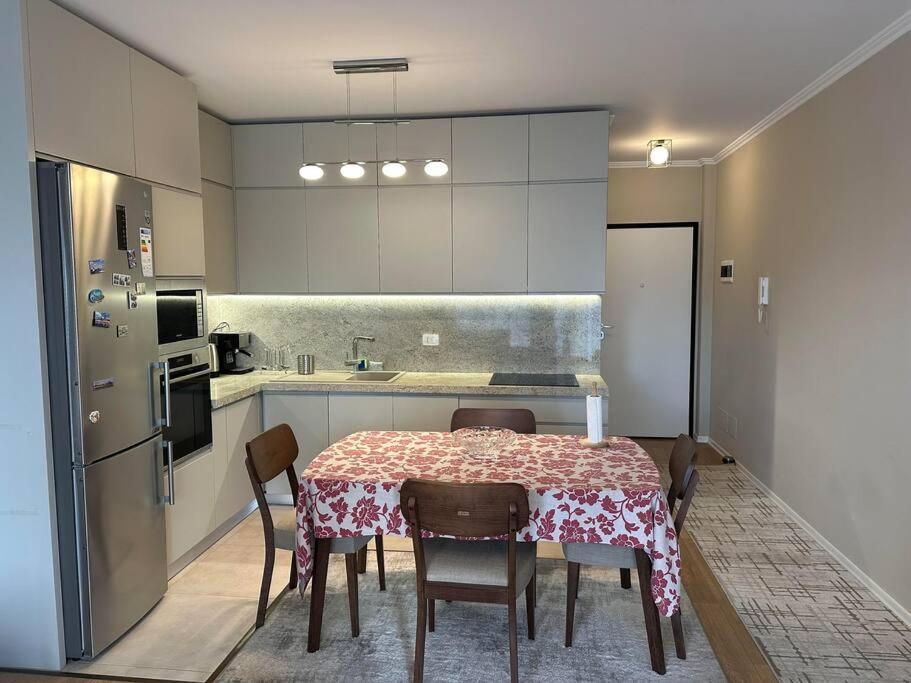 Family Friendly 2 Bedroom Apartment Eden Gardens Tirana City Center Buitenkant foto